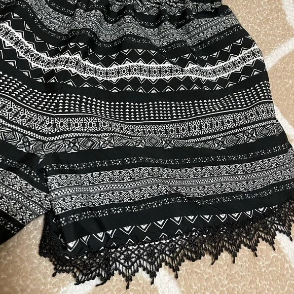 $5 IF BUNDLED Lace Trimmed Dressy Shorts - Picture 7 of 9